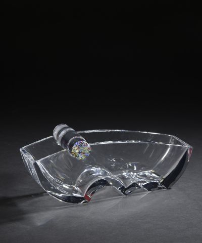 null BACCARAT.

Crystal cup forming center of table, the base moved, the lip accomodating...