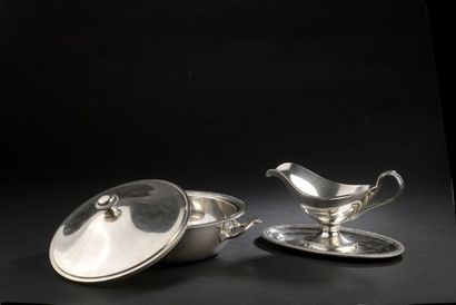 null BOULENGER.

Set in silver plated metal with gadroons and shells including :...