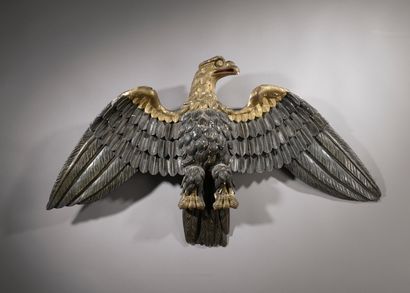 null Important aigle de lutrin aux ailes déployées en bois sculpté, partiellement...