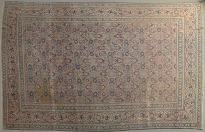null Large, old and fine Tabriz carpet with wool velvet on cotton foundations, decorated...