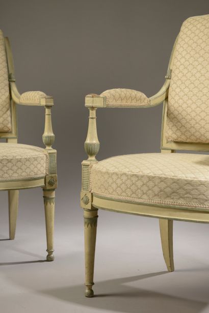 null Pair of armchairs in molded wood, carved, relacquered cream and green rechampi,...