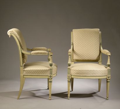 null Pair of armchairs in molded wood, carved, relacquered cream and green rechampi,...
