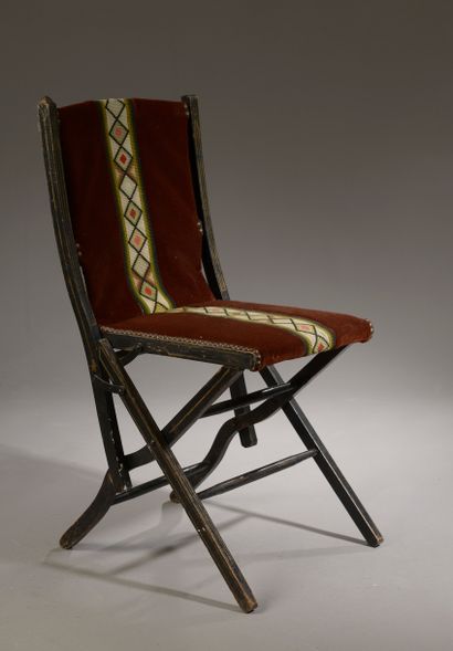 null Light chair in turned beech wood with gilded fillets, the back with double openwork...