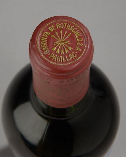 null 1 bouteille Château MOUTON-ROTHSCHILD, 1° cru Pauillac 1980 (et, etla)
