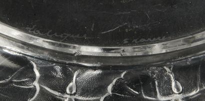 null Plate in moulded and pressed crystal, the wing bordered of a frieze of foliage...