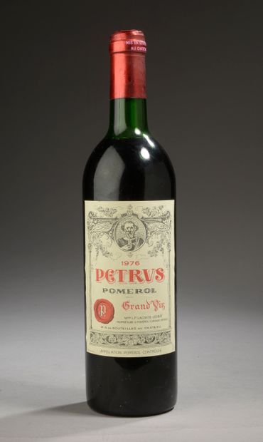 1 bouteille PETRUS, Pomerol 1976 (etlt, etla,...