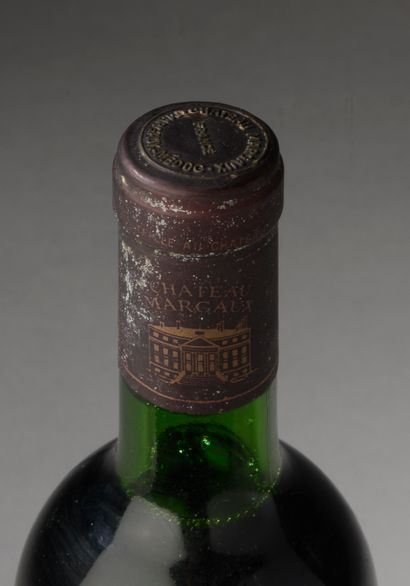 null 1 bouteille Château MARGAUX, 1° cru Margaux 1974 (elt, fanée, J)