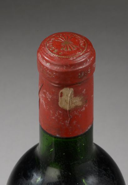 null 1 bouteille Château MOUTON-ROTHSCHILD, 1° cru Pauillac 1970 (et, J)