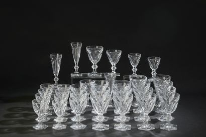 null Part of service of crystal glasses, model "Harcourt".

Marked BACCARAT.

It...