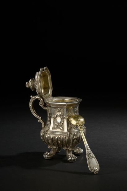 null Mustard pot baluster of square section out of silver 950 thousandths, resting...
