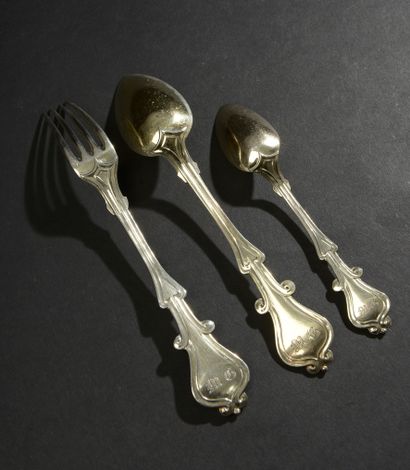 null 
Part of a dessert set in silver 950 thousandths gilded, the handle and spatula...