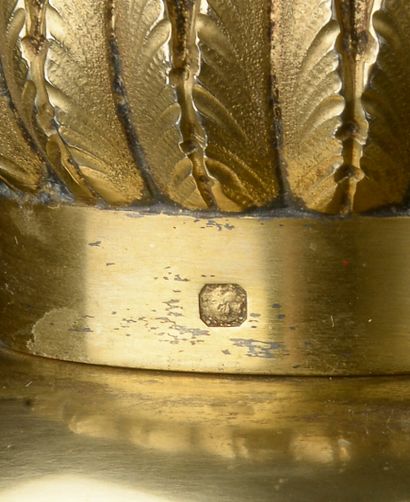 null Saupoudroir balustre en cristal, la monture en argent doré 950 millièmes à décor...