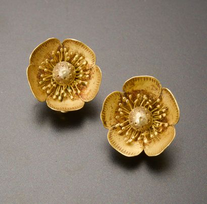 Pair of ear clips in 18k yellow gold decorated...