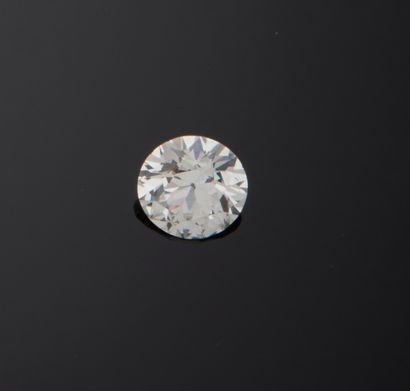 Diamond on paper of round shape and old size.

Accompanied...