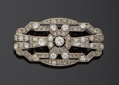 Brooch plate in 18k white gold and platinum...
