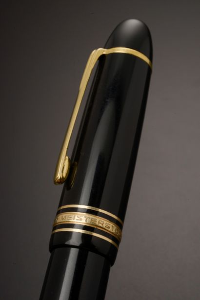null MONTBLANC "Meisterstück n149".

Fountain pen, the body in black resin, the attributes...