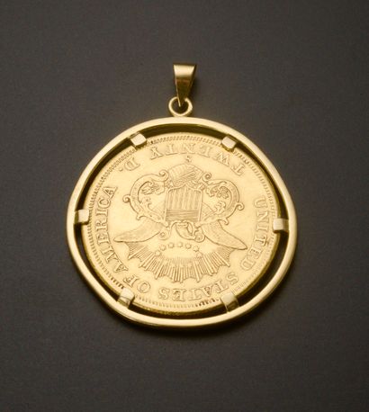 null Pendant in 18k yellow gold presenting a gold coin of 20 American Dollars with...