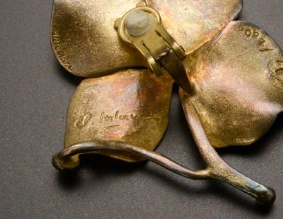 null CLAUDE LALANNE pour ARTCURIAL "Hydrangeas". 

Paire de clips d'oreilles en bronze...