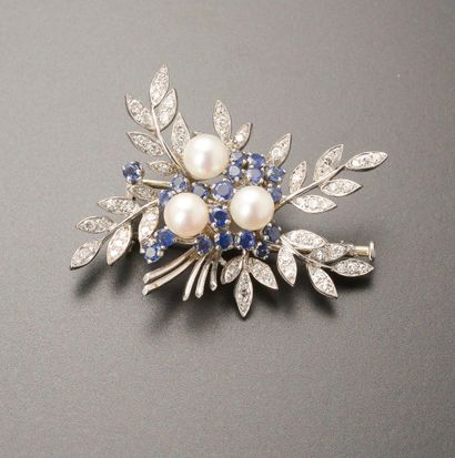 18k white gold brooch clip decorated with...