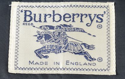 null BURBERRY'S.

Manteau en laine et cachemire bleu marine, la silhouette légèrement...
