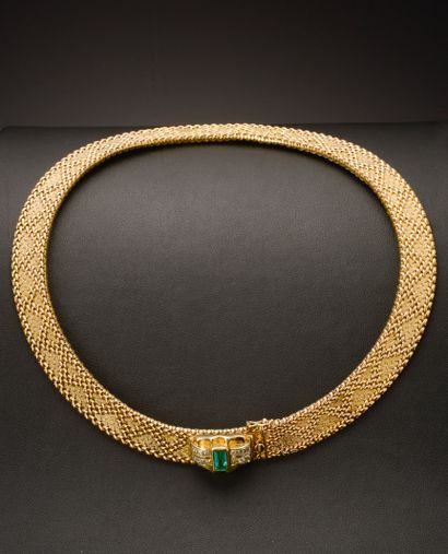 null Necklace in 18k yellow gold with partially pressed polonaise mesh, the clasp...