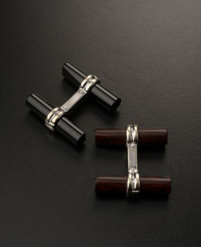 null BOUCHERON.

Pair of 18k white gold cufflinks with various interchangeable batons,...