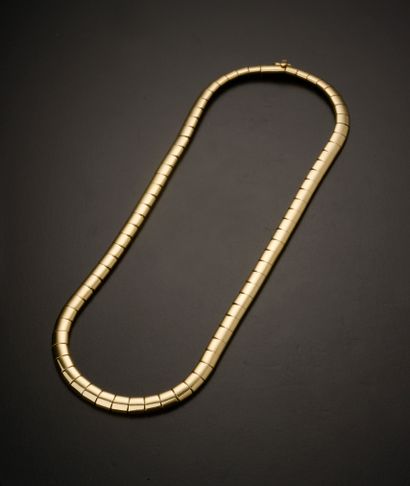 Necklace in 18k yellow gold with snake chain,...