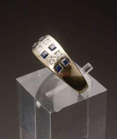 Ring in 18k white gold alternating modern...