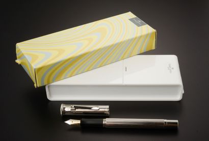 null GRAF VON FABER-CASTELL. 

Fountain pen, the body in striated silver metal, the...