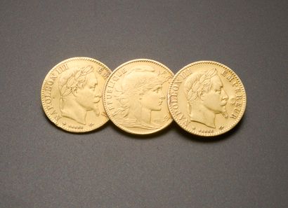 null Broche composée de trois pièces en or de 10 Francs, deux au profil de Napoléon...
