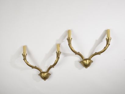 null Riccardo SCARPA (1905-1999).

Six-light chandelier and a pair of two-light sconces,...