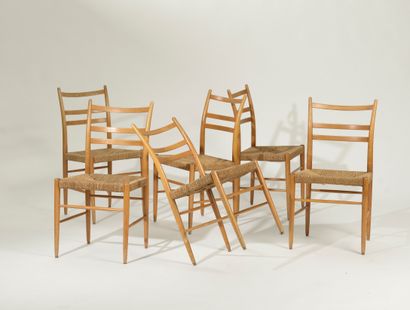 null Yngve EKSTRÖM (1913-1988).

Suite de six chaises en hêtre verni modèle "Gracell",...
