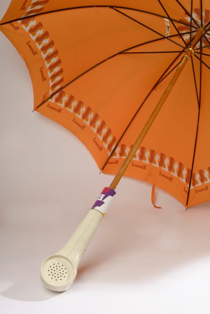 null Umbrella advertising "Europe 1", the white plastic handle forming radio with...