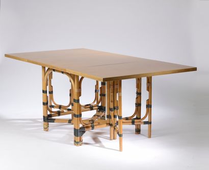 null Dining room table for eight place settings, the steamed and curved rattan base...
