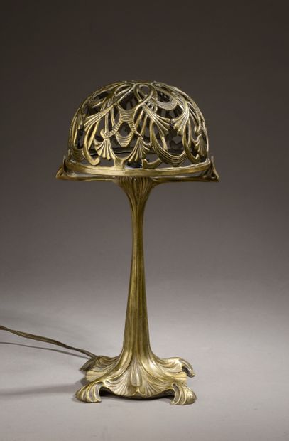 Maurice DUFRENE (1876-1955).

Table lamp...