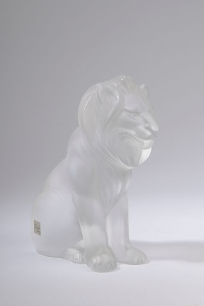 null LALIQUE France.

Lion assis modèle "Bamara" en cristal clair moulé, pressé et...