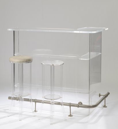 null Bar furniture with transparent Plexiglas return, the footrest in steel (scratches).

Year...
