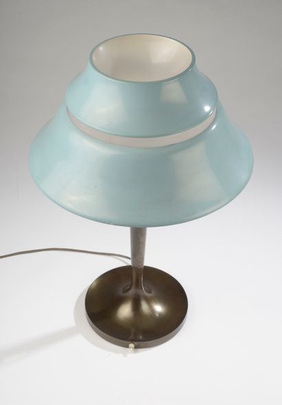 null Jean PERZEL (1892-1986).

Lampe de bureau modèle "516", le fût conique en métal...