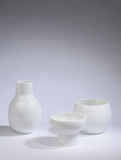 Monique MAHAUX (née en 1939).

Vase et deux...