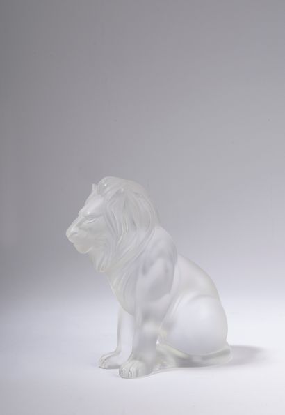 LALIQUE France.

Lion assis modèle 