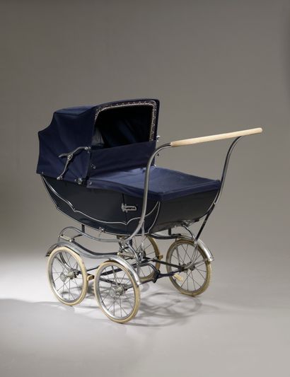 SILVER CROSS. 



Baby carriage in blue lacquered...