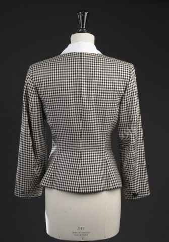 null GUY LAROCHE Boutique.

Black and white gingham check wool jacket, closed with...
