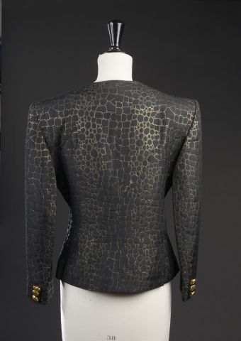 null JEAN LOUIS SCHERRER Boutique.

Black silk evening jacket embroidered with gold...