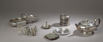 
Foreign silver set including : 




- a...