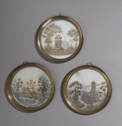 Trois miniatures à décor de paysages formés...