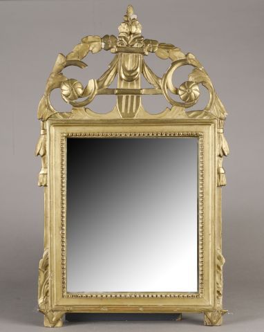 Rectangular wooden mirror carved with a frieze...
