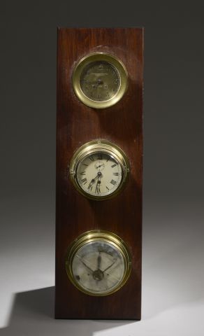 Two on-board clocks and a gitometer in brass...