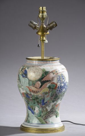 CHINA - Late 19th or early 20th century.

Porcelain...