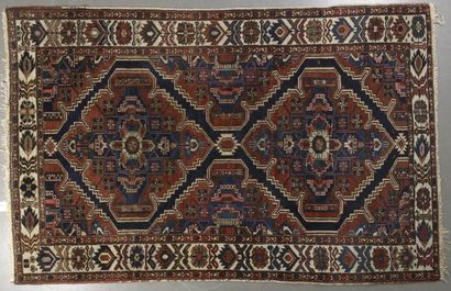Baktiar wool carpet decorated with two crenellated...