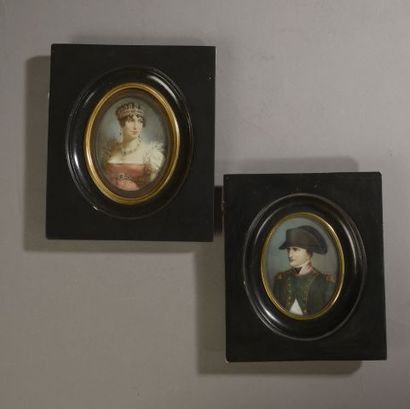 Deux miniatures ovales représentant Napoléon...